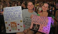 Foto de la galería: Abel Pintos se reencontró con el afecto del público misionero en el show colmado que trajo en el arranque del mes 