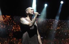 Foto de la galería: Abel Pintos se reencontró con el afecto del público misionero en el show colmado que trajo en el arranque del mes 