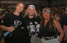 Foto de la galería: Abel Pintos se reencontró con el afecto del público misionero en el show colmado que trajo en el arranque del mes 