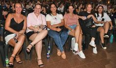 Foto de la galería: Abel Pintos se reencontró con el afecto del público misionero en el show colmado que trajo en el arranque del mes 