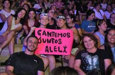Foto de la galería: Abel Pintos se reencontró con el afecto del público misionero en el show colmado que trajo en el arranque del mes 