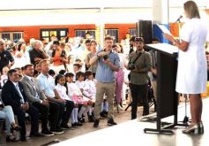 Foto de la galería: Acto en la Escuela 675: la vuelta a clases fue con reencuentros y buenos deseos compartidos para el año que sigue