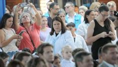 Foto de la galería: Acto en la Escuela 675: la vuelta a clases fue con reencuentros y buenos deseos compartidos para el año que sigue