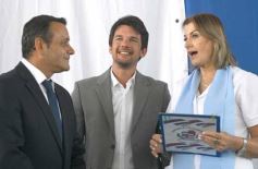 Foto de la galería: Acto en la Escuela 675: la vuelta a clases fue con reencuentros y buenos deseos compartidos para el año que sigue