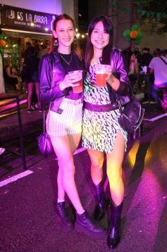 Foto de la galería: San Patricio se pasó con disfrute como en la noche cervecera de los vecinos de calle Colón de la ciudad