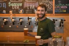 Foto de la galería: San Patricio se pasó con disfrute como en la noche cervecera de los vecinos de calle Colón de la ciudad