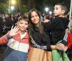 Foto de la galería: El Reventón en Posadas: entre compras, salidas y shows, todo el disfrute que se reunió en la segunda y tercera noche 