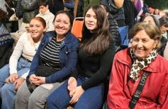 Foto de la galería: El Reventón en Posadas: entre compras, salidas y shows, todo el disfrute que se reunió en la segunda y tercera noche 