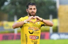 Sixto Fotografías. Deportes. Torneo Federal A - Federal A: Crucero se quedó con tres puntos necesarios para remontar en su zona