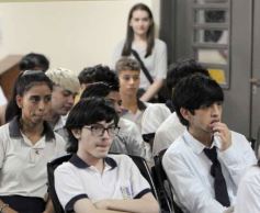 Foto de la galería: Silicon Misiones llevó a los jovenes del Martin de Moussy una charla de interés sobre riesgos de la ludopatía