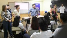 Foto de la galería: Silicon Misiones llevó a los jovenes del Martin de Moussy una charla de interés sobre riesgos de la ludopatía