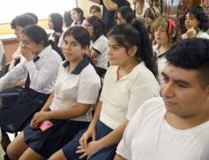 Foto de la galería: Silicon Misiones llevó a los jovenes del Martin de Moussy una charla de interés sobre riesgos de la ludopatía