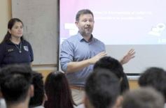 Foto de la galería: Silicon Misiones llevó a los jovenes del Martin de Moussy una charla de interés sobre riesgos de la ludopatía