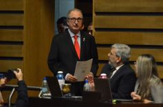 Foto de la galería: Apertura de Sesiones: el Gobernador Hugo Passalacqua llamó a seguir trabajando sin grietas en el Acto del 1ro de Mayo