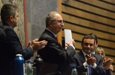 Foto de la galería: Apertura de Sesiones: el Gobernador Hugo Passalacqua llamó a seguir trabajando sin grietas en el Acto del 1ro de Mayo