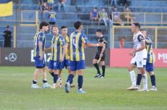 Foto de la galería: Federal A: Mitre pisó fuerte en casa y volvió a la zona de clasificación 