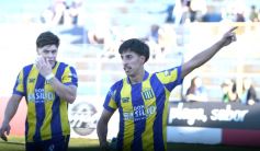 Foto de la galería: Federal A: Mitre pisó fuerte en casa y volvió a la zona de clasificación 