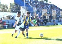 Foto de la galería: Federal A: Mitre pisó fuerte en casa y volvió a la zona de clasificación 