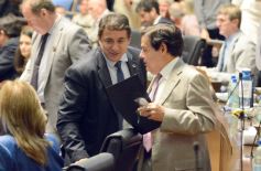 Sixto Fotografías. Sociedad. Cámara de Diputados - La Legislatura Provincial aprobó la 1ra Ley de IA del pais, de la mano del desarrollo disruptivo misionero