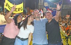 Foto de la galería: El Peronismo misionero de la Renovación en el encuentro multitudinario que vivió con el fervor de la militancia