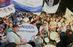 Foto de la galería: El Peronismo misionero de la Renovación en el encuentro multitudinario que vivió con el fervor de la militancia