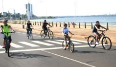 Foto de la galería: Caravana de alegría y solidaridad: en el resumen de lo que marcó la 25° Bicicleteada del Roque González