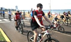 Foto de la galería: Caravana de alegría y solidaridad: en el resumen de lo que marcó la 25° Bicicleteada del Roque González