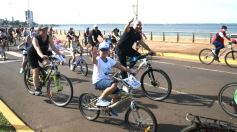 Foto de la galería: Caravana de alegría y solidaridad: en el resumen de lo que marcó la 25° Bicicleteada del Roque González