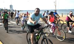 Foto de la galería: Caravana de alegría y solidaridad: en el resumen de lo que marcó la 25° Bicicleteada del Roque González