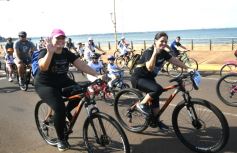 Foto de la galería: Caravana de alegría y solidaridad: en el resumen de lo que marcó la 25° Bicicleteada del Roque González