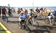 Foto de la galería: Caravana de alegría y solidaridad: en el resumen de lo que marcó la 25° Bicicleteada del Roque González