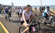 Foto de la galería: Caravana de alegría y solidaridad: en el resumen de lo que marcó la 25° Bicicleteada del Roque González