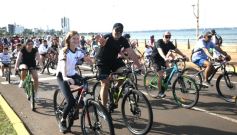 Foto de la galería: Caravana de alegría y solidaridad: en el resumen de lo que marcó la 25° Bicicleteada del Roque González