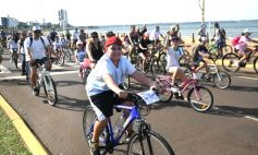 Foto de la galería: Caravana de alegría y solidaridad: en el resumen de lo que marcó la 25° Bicicleteada del Roque González