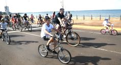 Foto de la galería: Caravana de alegría y solidaridad: en el resumen de lo que marcó la 25° Bicicleteada del Roque González