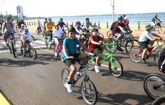 Foto de la galería: Caravana de alegría y solidaridad: en el resumen de lo que marcó la 25° Bicicleteada del Roque González