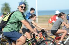 Foto de la galería: Caravana de alegría y solidaridad: en el resumen de lo que marcó la 25° Bicicleteada del Roque González