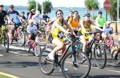 Foto de la galería: Caravana de alegría y solidaridad: en el resumen de lo que marcó la 25° Bicicleteada del Roque González