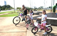 Foto de la galería: Caravana de alegría y solidaridad: en el resumen de lo que marcó la 25° Bicicleteada del Roque González