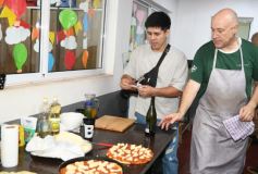 Foto de la galería: Agasajo de la gran familia de la Madre: especial noche de reunión junto a los profes y padres en la cena aniversario