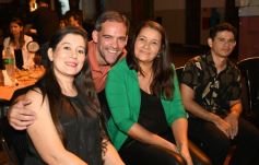 Foto de la galería: Agasajo de la gran familia de la Madre: especial noche de reunión junto a los profes y padres en la cena aniversario