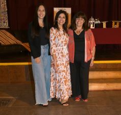 Foto de la galería: Agasajo de la gran familia de la Madre: especial noche de reunión junto a los profes y padres en la cena aniversario