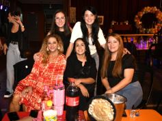 Foto de la galería: Agasajo de la gran familia de la Madre: especial noche de reunión junto a los profes y padres en la cena aniversario