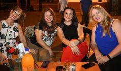 Foto de la galería: Agasajo de la gran familia de la Madre: especial noche de reunión junto a los profes y padres en la cena aniversario