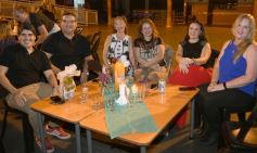 Foto de la galería: Agasajo de la gran familia de la Madre: especial noche de reunión junto a los profes y padres en la cena aniversario