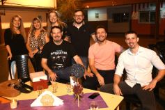 Foto de la galería: Agasajo de la gran familia de la Madre: especial noche de reunión junto a los profes y padres en la cena aniversario