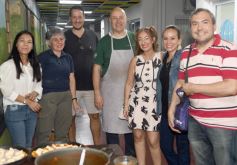 Foto de la galería: Agasajo de la gran familia de la Madre: especial noche de reunión junto a los profes y padres en la cena aniversario