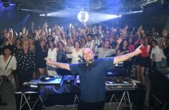 Sixto Fotografías. Sociedad. Música - Con toda la animación del Dj Vaca, lo mejor de la primera Fiesta Retro y noche con amigos en el nuevo Espacio Gala 