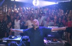 Foto de la galería: Con toda la animación del Dj Vaca, lo mejor de la primera Fiesta Retro y noche con amigos en el nuevo Espacio Gala 