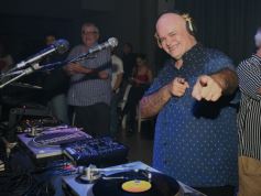 Foto de la galería: Con toda la animación del Dj Vaca, lo mejor de la primera Fiesta Retro y noche con amigos en el nuevo Espacio Gala 